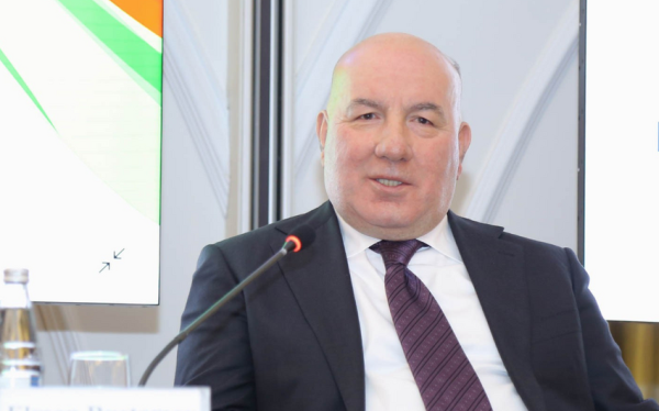 elman-rustemov-azerbaycanda-bank-sektoru-dayaniqlidir